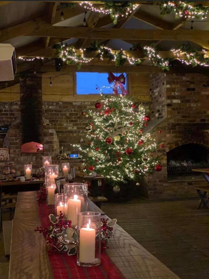 Hotel The Huntsman à Cheadle  Extérieur photo