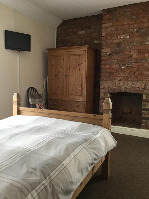Hotel The Huntsman à Cheadle  Extérieur photo