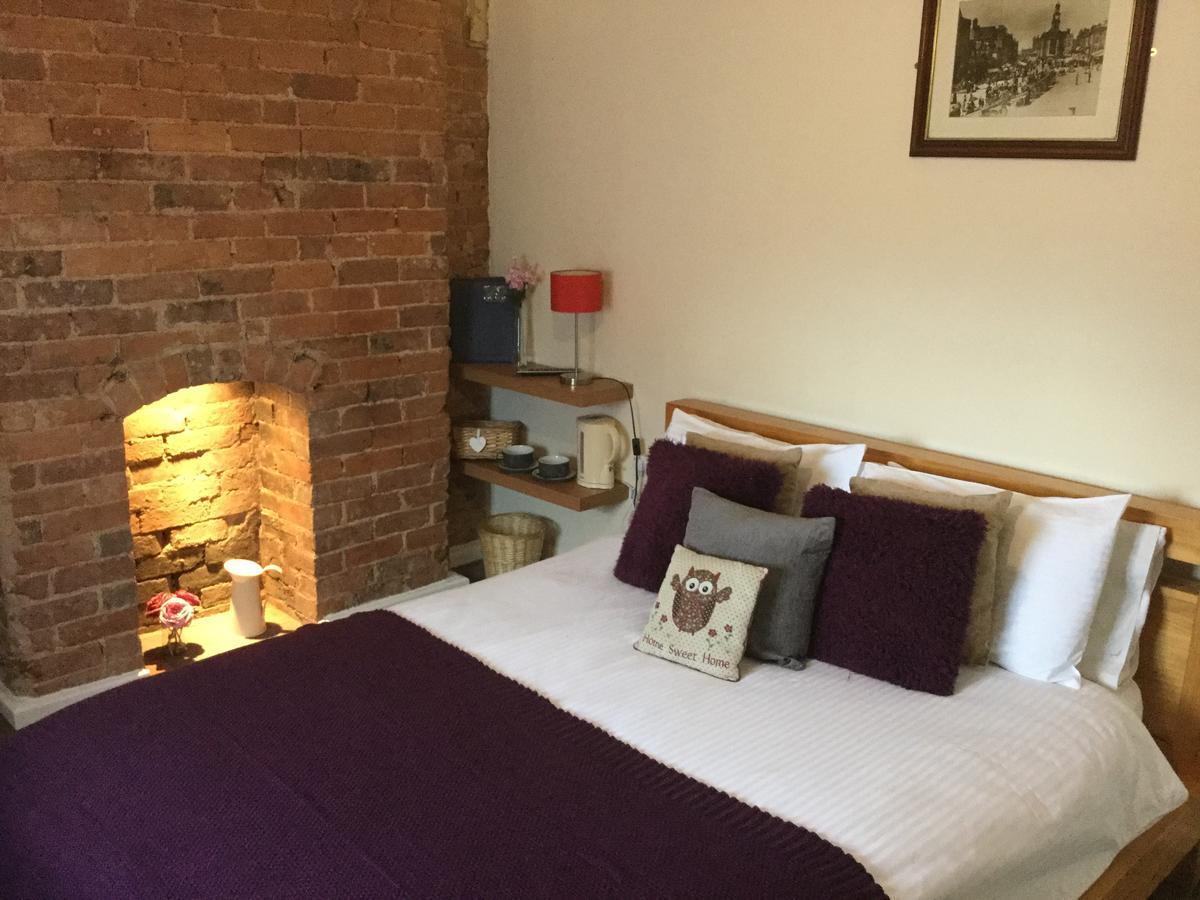 Hotel The Huntsman à Cheadle  Extérieur photo