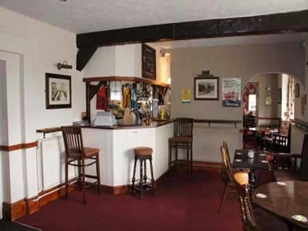 Hotel The Huntsman à Cheadle  Extérieur photo