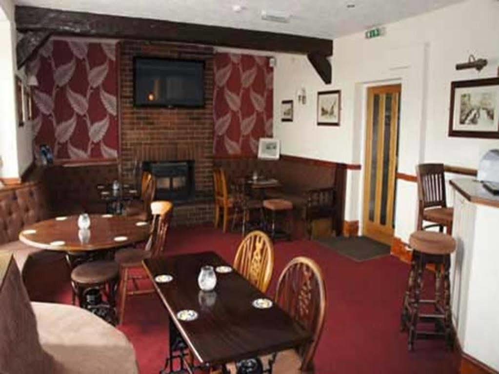 Hotel The Huntsman à Cheadle  Extérieur photo