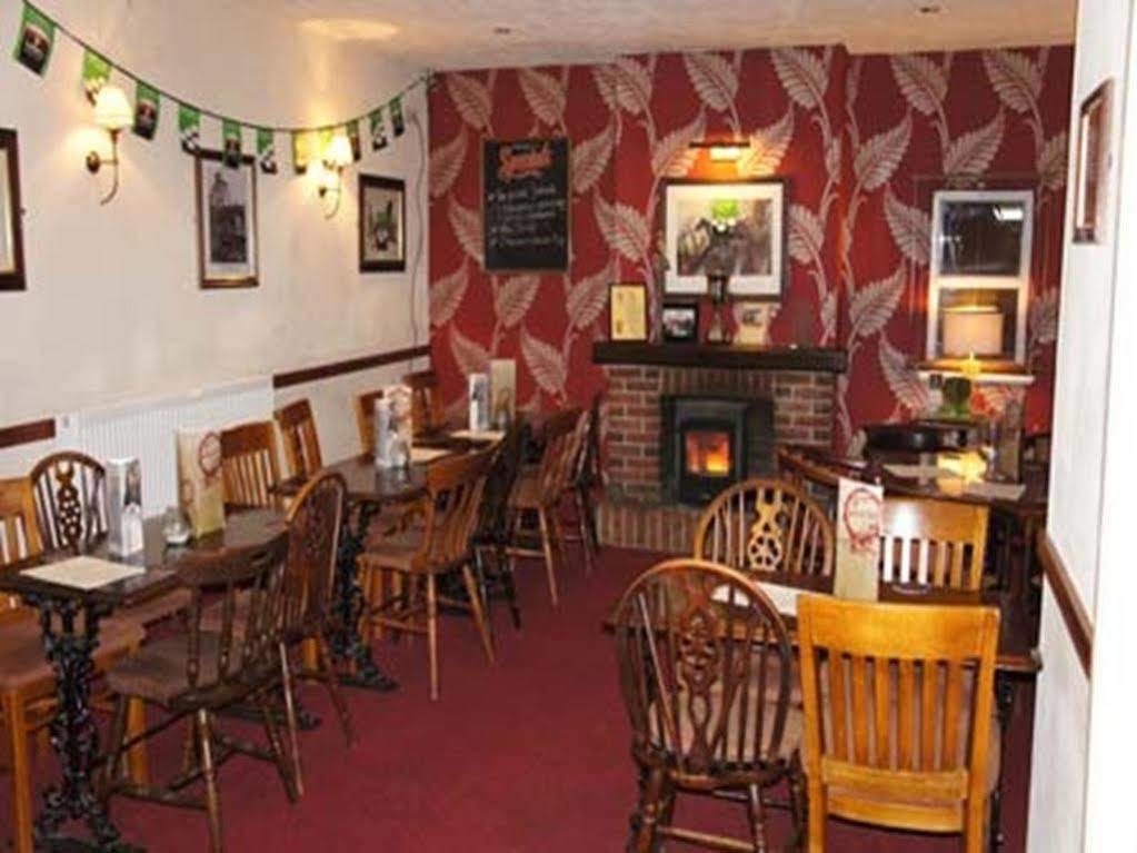 Hotel The Huntsman à Cheadle  Extérieur photo